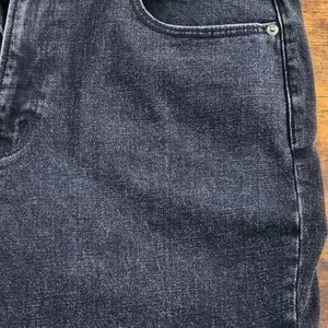 Abercrombie & Fitch  Ankle straight ultra high rise, Size 32-14 . Black wash